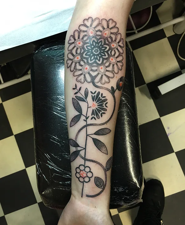 Tatouage Dotwork Avant Bras Floral – Le Nouveau Labo Bordeaux