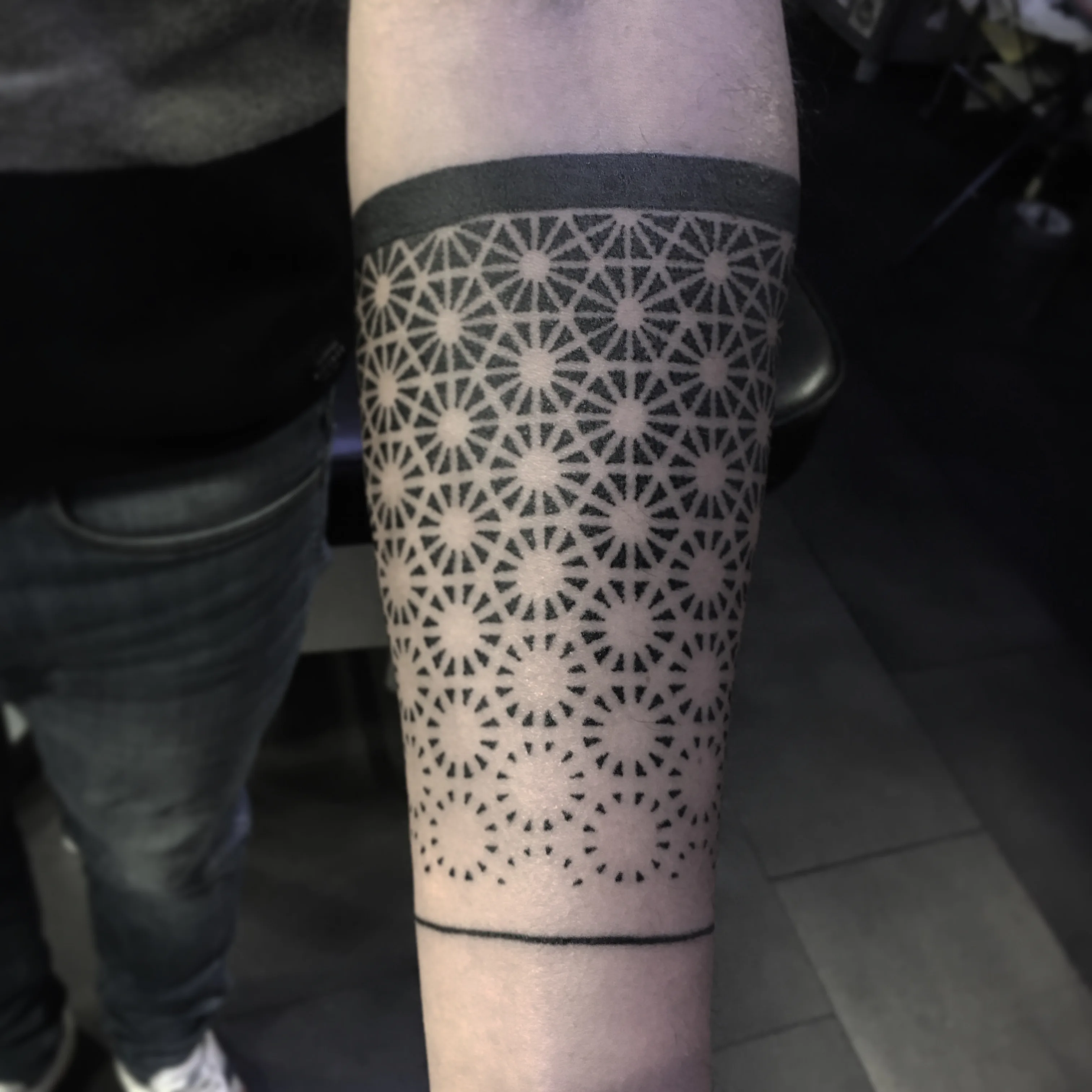 Tatouage Dotwork Avant Bras Oeil – Le Nouveau Labo Bordeaux