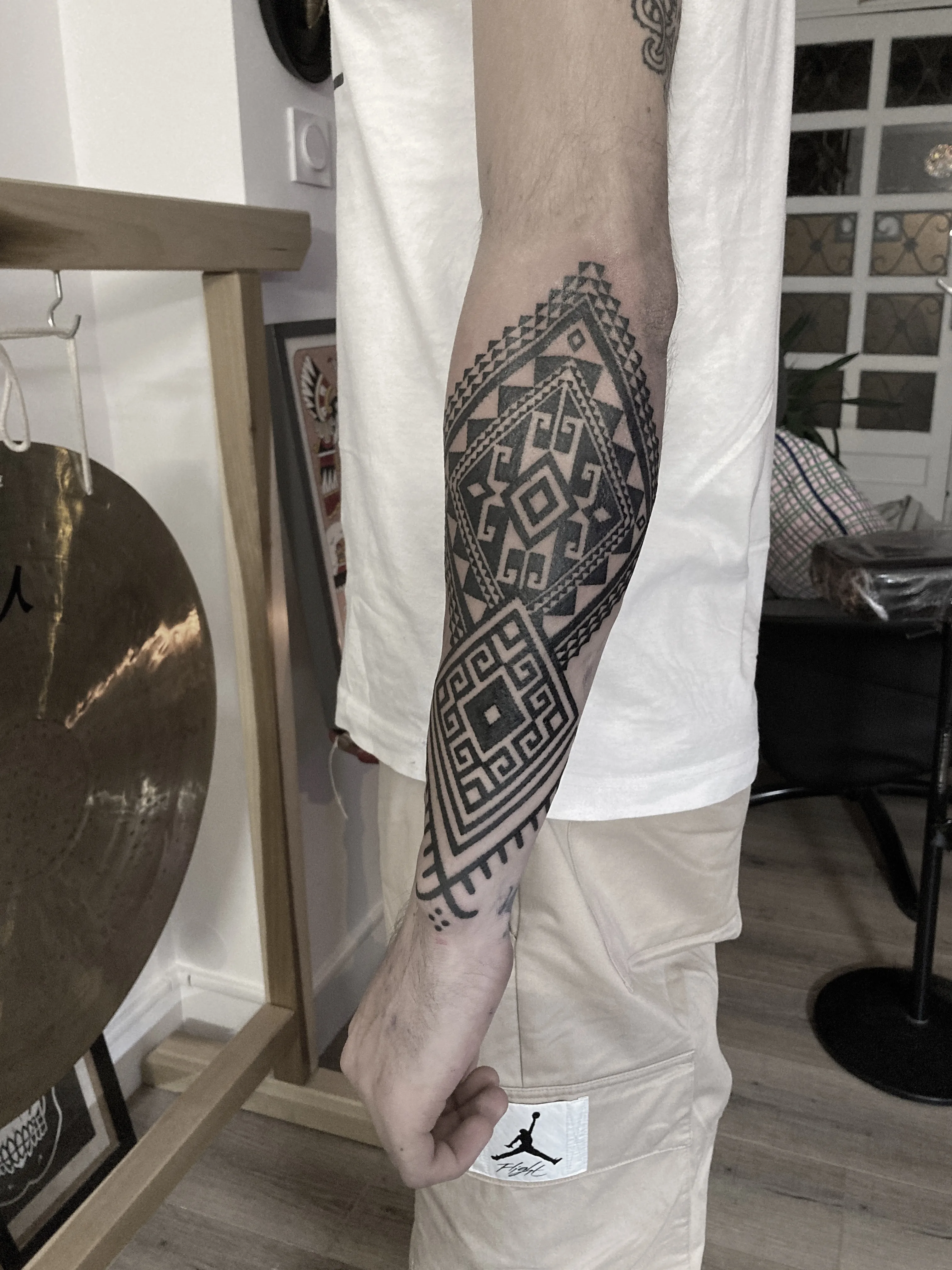 Tatouage Geometrique Avant Bras Diamants Bandes – Le Nouveau Labo Bordeaux