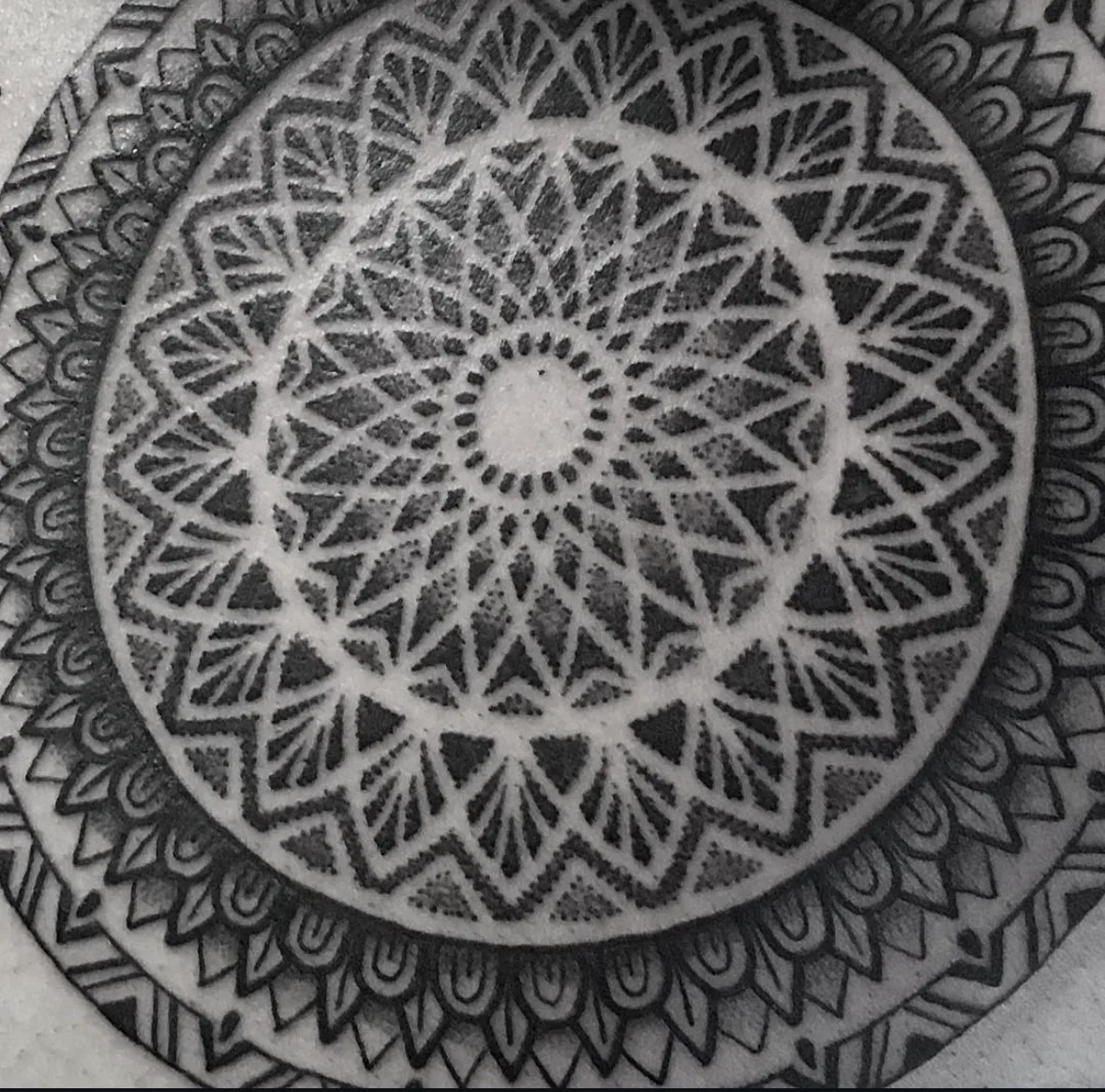 Tatouage Mandala Avant Bras Turquoise – Le Nouveau Labo Bordeaux