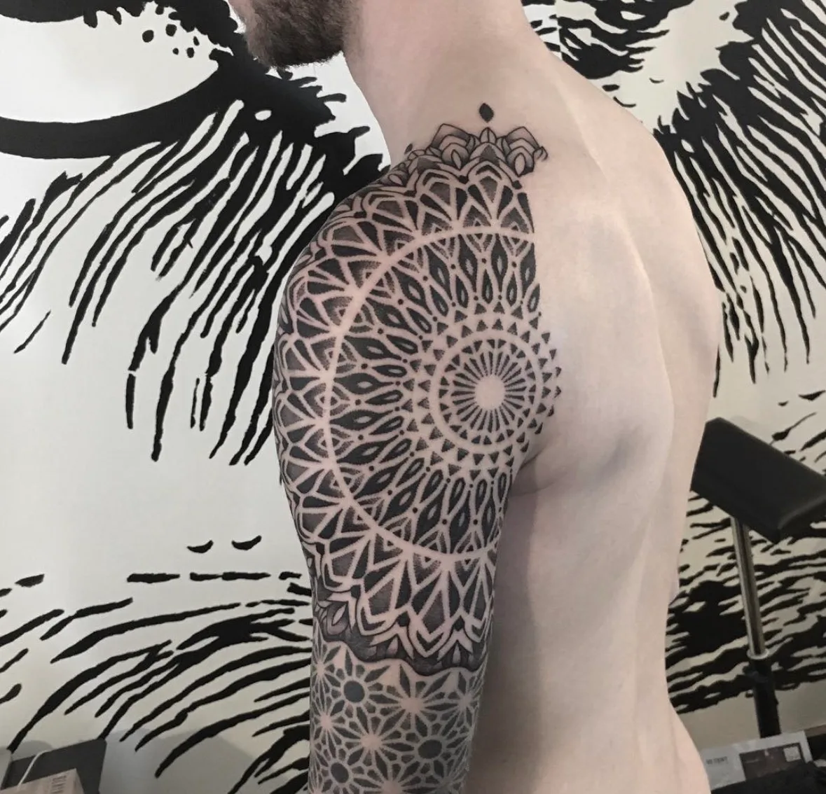 Tatouage Mandala Corps Diamant – Le Nouveau Labo Bordeaux