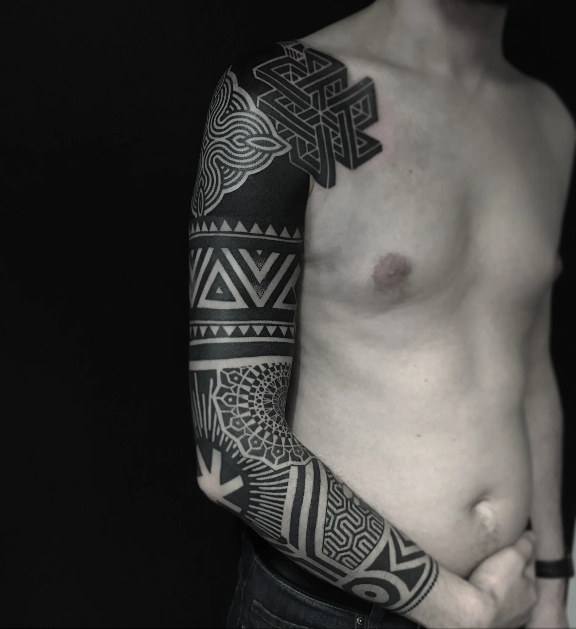 Tatouage Neotribal Bras Bandes Diamant – Le Nouveau Labo Bordeaux