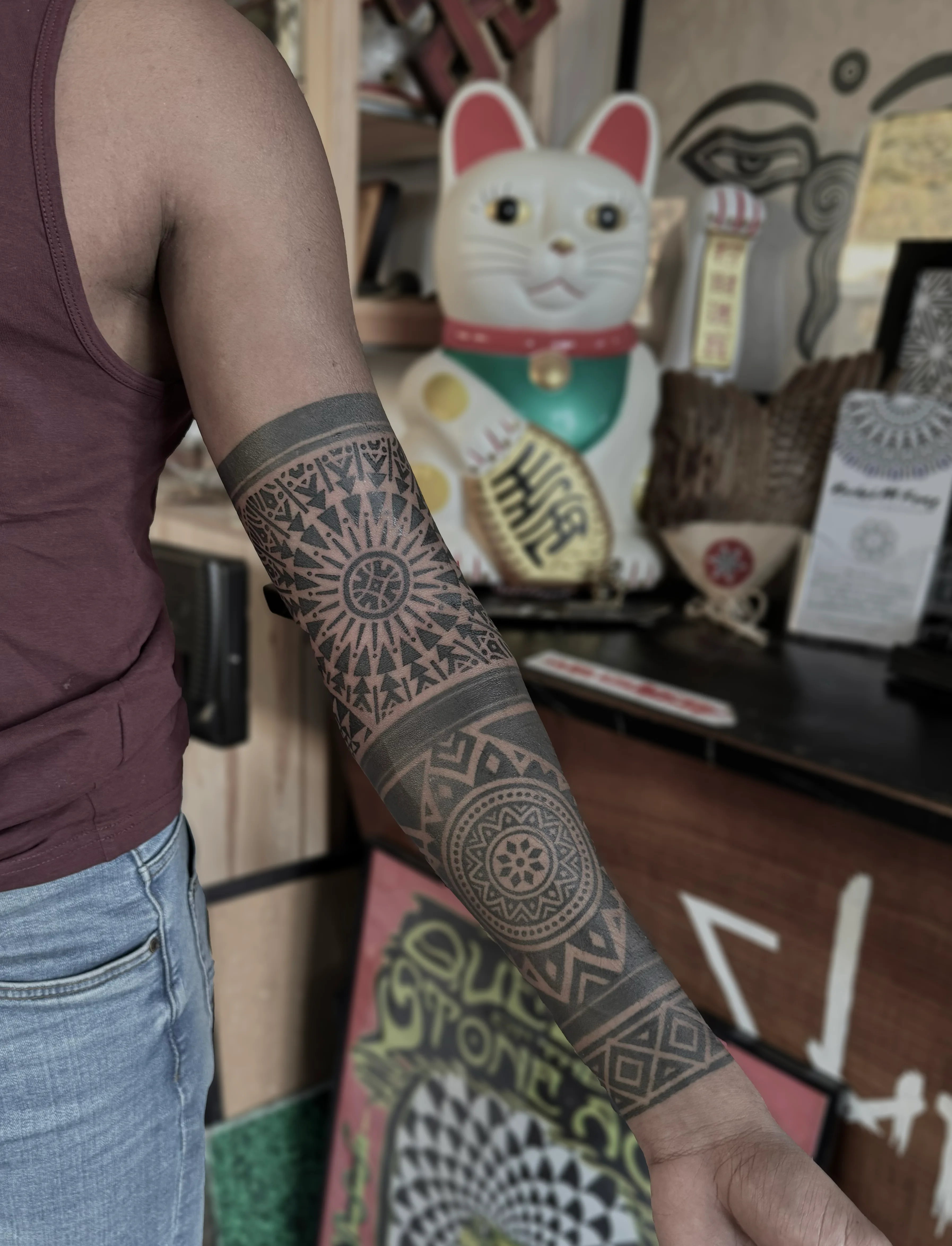 Tatouage Neotribal Avant Bras Ornemental – Le Nouveau Labo Bordeaux