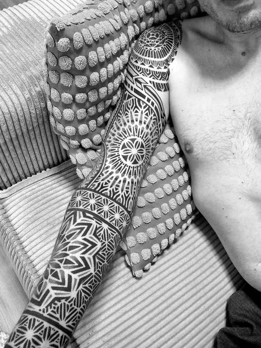 Tatouage Neotribal Bras Mandala – Le Nouveau Labo Bordeaux